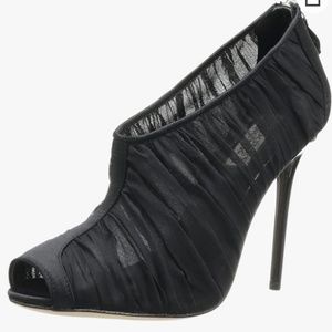 Badgley Mischka black high heel shoe